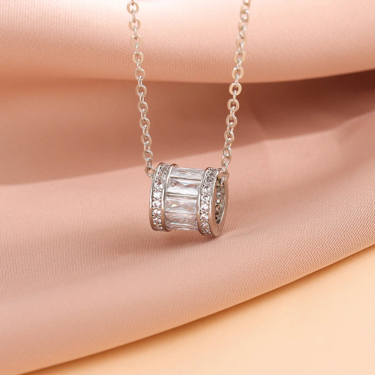 New Fashion 925 Sterling Silver Jewelry Round Ball Simple Exquisite Female Wild Crystal Clavicle Chain Pendant Necklaces  XL059