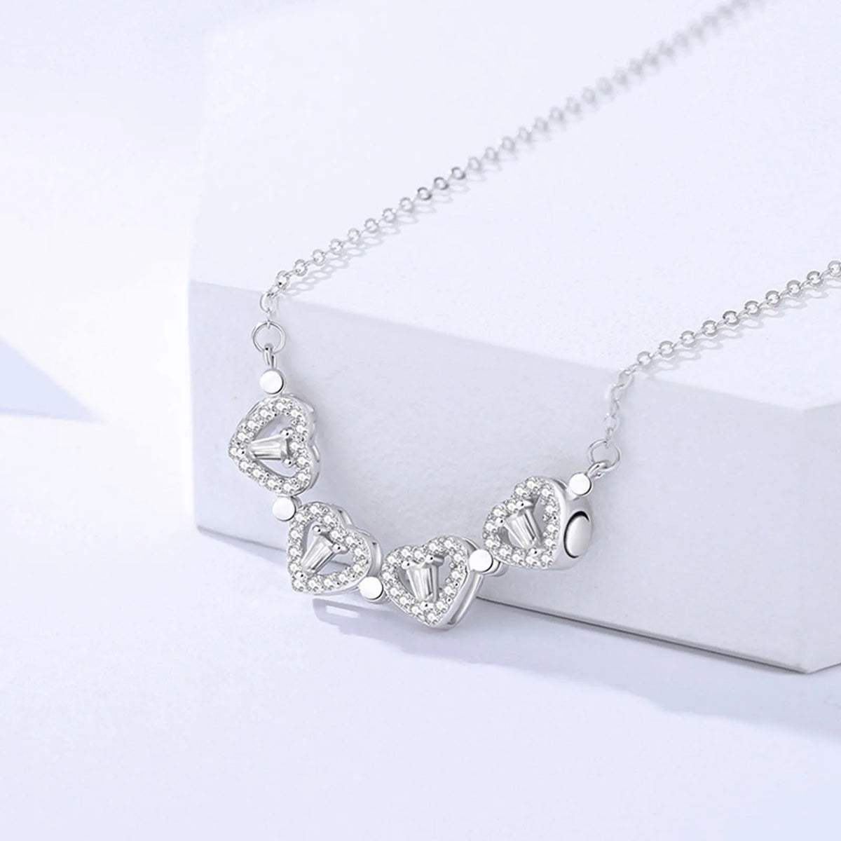 1pc Heart Shaped Four Leaf Clover Pendant Necklace Jewelry Zircon Women Love Clavicle Chain Gifts Openable ChokerJewelry
