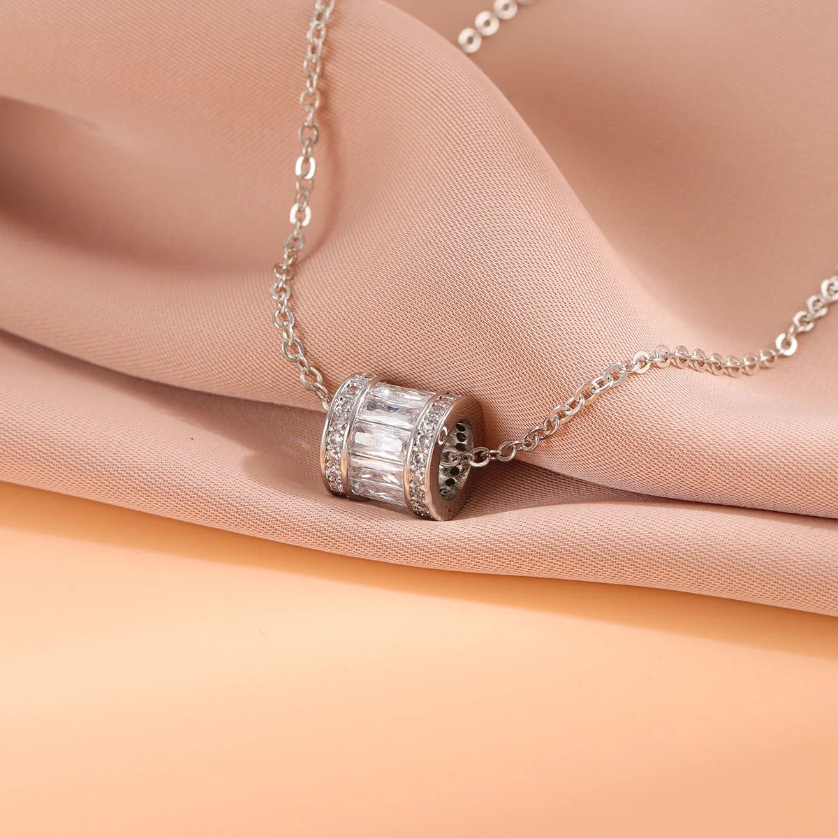 New Fashion 925 Sterling Silver Jewelry Round Ball Simple Exquisite Female Wild Crystal Clavicle Chain Pendant Necklaces  XL059